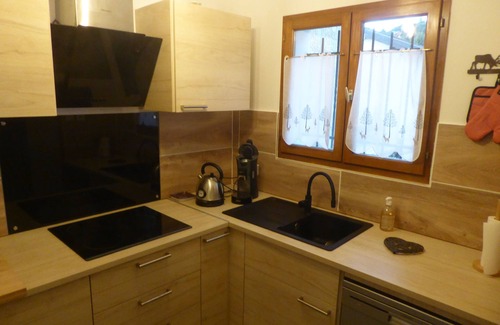 Superbolquere Chalet De Esquí | Le chalet cerdan classified 3* - 5 people, 2 bedrooms, garage, garden, WIFI