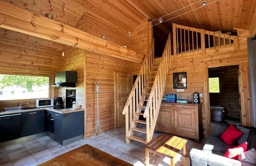 Peyrat-le-Chateau Chalet De Esquí | Le Chalet de Lintignat, 2 steps from Lac de Vassivière. Peace of mind assured.