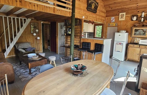 Ebreuil Chalet De Esquí | Le Chalet Fiolant: cosy wooden chalet for 6/8 people on the banks of the Sioule river