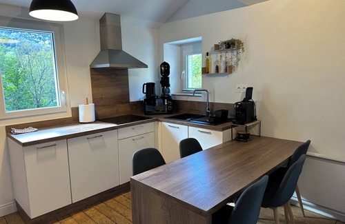 Savignac-les-Ormeaux Apartamento | Le chalet - 5-person apartment with parking