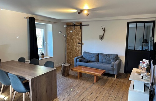 Savignac-les-Ormeaux Apartamento | Le chalet - 5-person apartment with parking