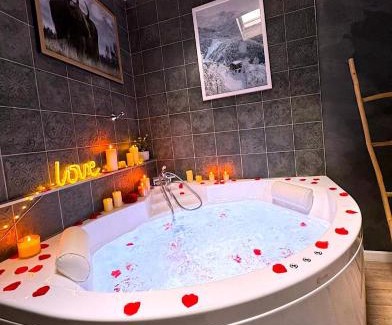 Saint-Maurice Apartamento | Le chalet romantique, SPA, Écran cinéma, Lit king size, day use, 10 min centre