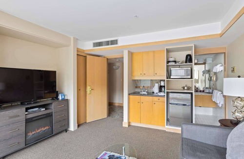 Blackcomb Hotel | Le Chamois - 1 Bedroom #217