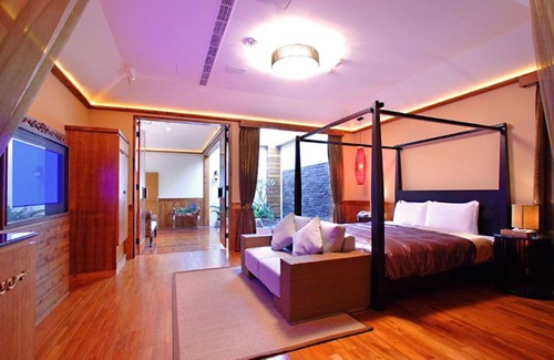 Zhushan Hotel | Le Chateau Hotel