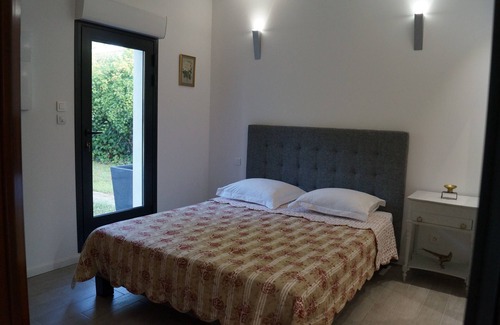 Marguerittes Cama Y Desayuno | Le Cherche Midi 15km from the Pont du Gard and 7km from Les Arenes de Nimes