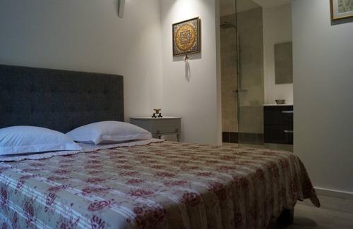 Marguerittes Cama Y Desayuno | Le Cherche Midi 15km from the Pont du Gard and 7km from Les Arenes de Nimes