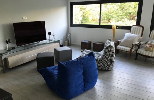 Marguerittes Cama Y Desayuno | Le Cherche Midi 15km from the Pont du Gard and 7km from Les Arenes de Nimes