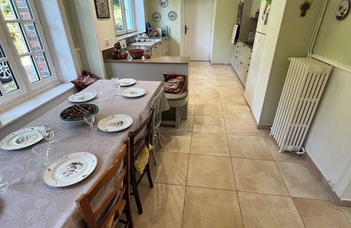 Parly Casa | Le Chesnoy magnificent house 17/20 pers private swimming pool, tennis court