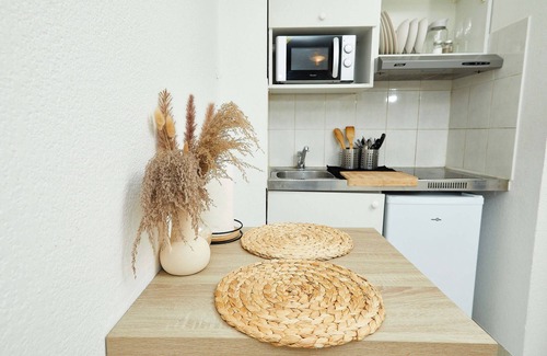Hopitaux-Facultes Apartamento | Le Chic Urbain *Hospitals/Faculty* Free parking