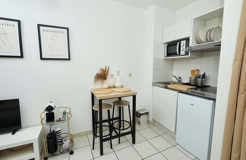 Hopitaux-Facultes Apartamento | Le Chic Urbain *Hospitals/Faculty* Free parking