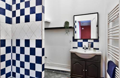 Saint-Fons Apartamento | Le Classic Chic - 20min de Lyon, Balcon Ensoleillé