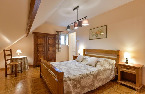 Chailly-sur-Armancon Casa | Le clos champagnac at Hotel Golf Chateau de Chailly