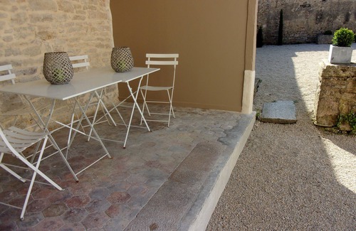 Beaune Casa | LE CLOS piel y tranquila casa con jardín -