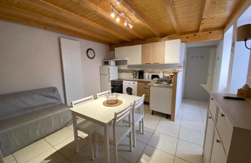 Chanos-Curson Apartamento | Le Cocon de Curson Gîte le Papillon