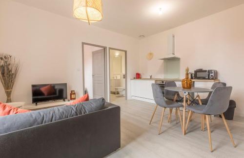 Castelsarrasin Apartamento | LE CORAIL - 1 chambre, idéal couple, parking, 10min Canal du Midi