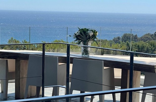 Cassis Villa | Alto Standing Villa 'Le Corbusier' dominante, con vistas panorámicas al mar