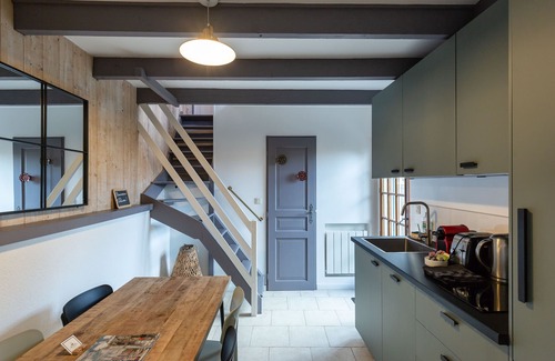 Honfleur Cabaña | Le Cottage de La Maison Saint Léonard | Encantador jardín compartido en el