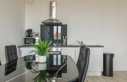 Castelsarrasin Apartamento | LE DALLAS - 1 chambre, 1 canapé-lit, 1er étage, parking, 10min Canal du Midi