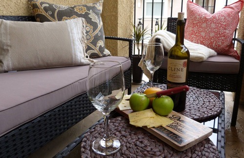 Regency Park Casa | Le Dawn - Lujo, al lado del centro, aeropuerto, Sleep Train Arena, piscina, jacuzzi, gimnasio