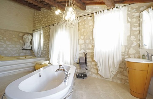 Les Baux-de-Provence Villa | Le Dernier Chateau - Architect's Stone Villa & Pool in Picturesque Les Baux-de-Provence, 5 Bedrooms