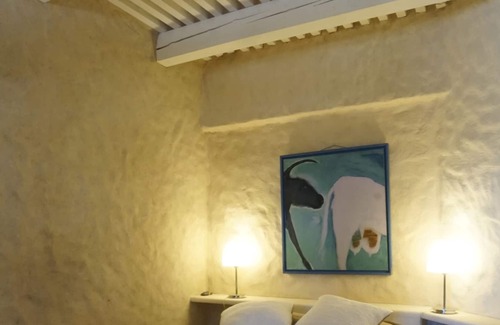 Les Baux-de-Provence Villa | Le Dernier Chateau - Architect's Stone Villa & Pool in Picturesque Les Baux-de-Provence, 5 Bedrooms