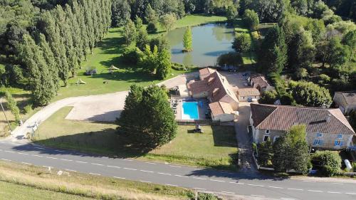 Issac Cama Y Desayuno | Le Domaine de L'étang de Sandanet