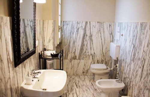 Trani Cama Y Desayuno | Le Duchesse Rooms and Events