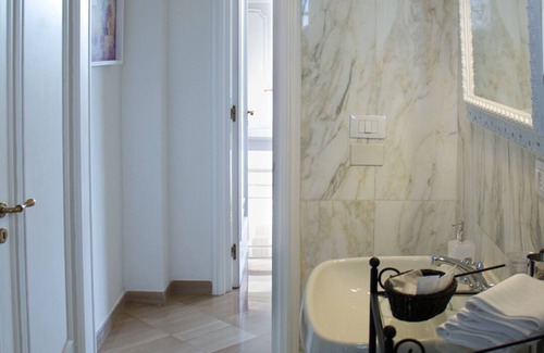 Trani Cama Y Desayuno | Le Duchesse Rooms and Events