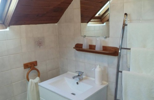 Saint-Etienne-sous-Bailleul Casa | Les Voûtes-Casa-Rural-Baño con bañera-Vista al Jardín