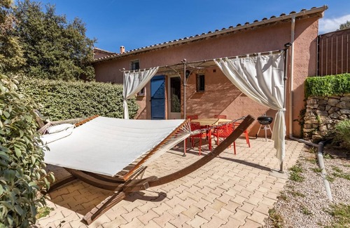 Neoules Casa | Le Gîte Asie Pour 4 Personnes à 6 Personnes