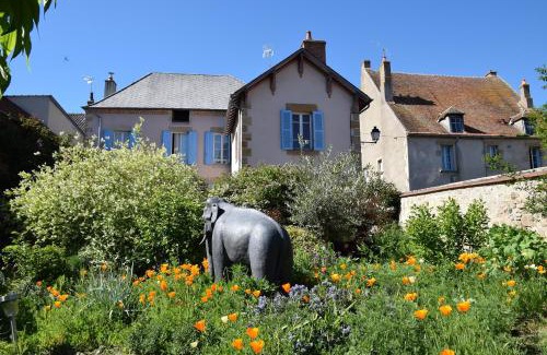 Souvigny Casa | Le gîte clos Monade