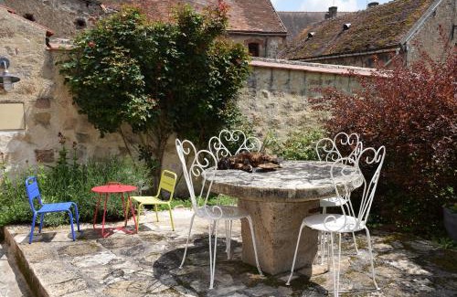 Souvigny Casa | Le gîte clos Monade