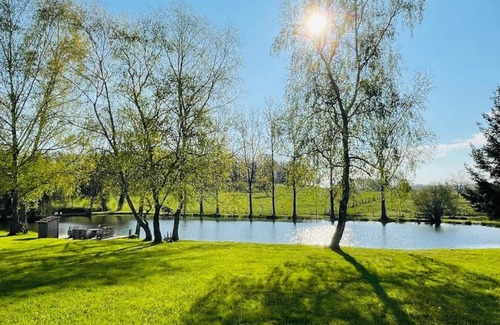 Saint-Amand-Magnazeix Casa | Le Gîte D'au, Piscine, Spa, Étang de Pêche Privé