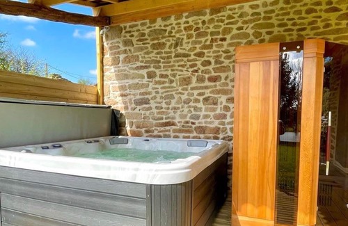 Saint-Amand-Magnazeix Casa | Le Gîte D'au, Piscine, Spa, Étang de Pêche Privé