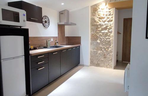 Allex Casa | Le gîte de la vieille pierre 'climatisé'