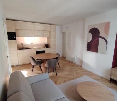 Rodez Apartamento | Le Gally 40m2 Cœur de ville avec garage!