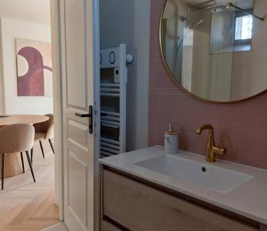 Rodez Apartamento | Le Gally 40m2 Cœur de ville avec garage!