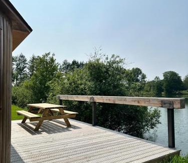 Roye Chalet De Esquí | Le Gland - Cabane isolée au bord de l'eau & pêche