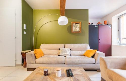 Castanet-Tolosan Apartamento | Le Grand Jany Spacious T4 with Terrace