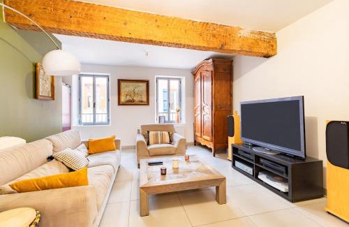 Castanet-Tolosan Apartamento | Le Grand Jany Spacious T4 with Terrace