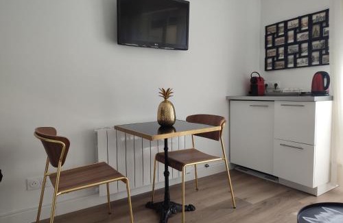 Trouville-sur-Mer Apartamento | Le grand large "Superbe studio piscine chauffée du 1 juin au 15 septembre"