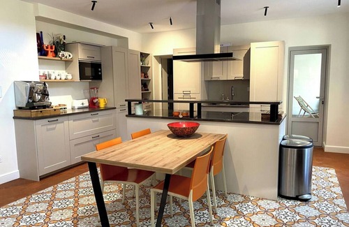 Pernes-les-Fontaines Casa | Le grand mas du Couchadou with heated indoor pool for 15 people