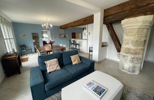 Amboise Apartamento | Le Grenier à Sel d'Amboise 5 pers PMR, parking privé, terrasse, maison historique