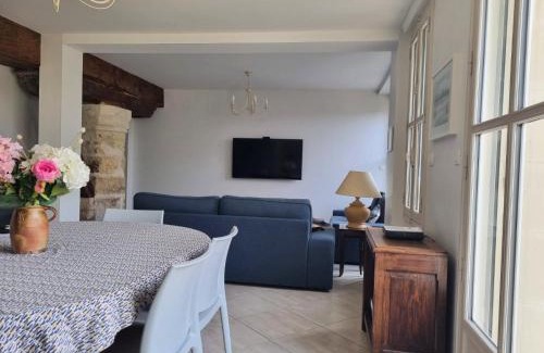 Amboise Apartamento | Le Grenier à Sel d'Amboise 5 pers PMR, parking privé, terrasse, maison historique