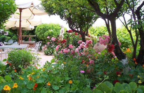 Saint-Paul-de-Vence Hotel | Le Hameau