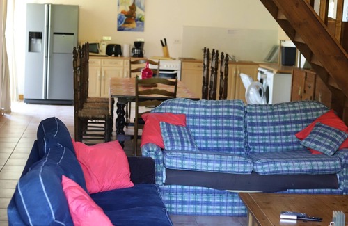 Castelnau-Riviere-Basse Casa | Le Hibou @ Le Prielle is a large rural 3 bedrooms gite