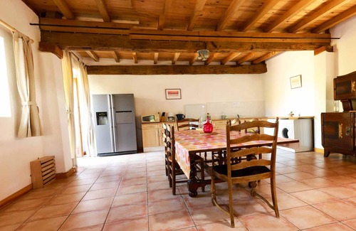 Castelnau-Riviere-Basse Casa | Le Hibou @ Le Prielle is a large rural 3 bedrooms gite