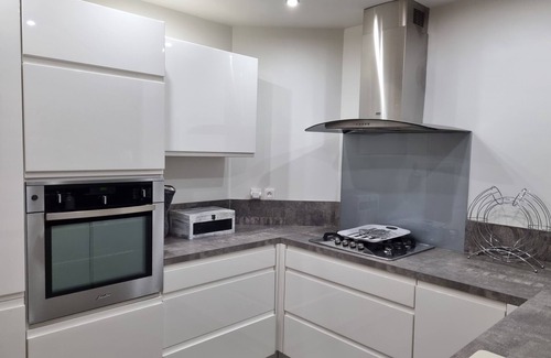 Camaret-sur-Mer Apartamento | Le Homard, convivial apartment with garden