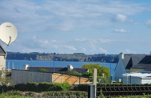 Camaret-sur-Mer Apartamento | Le Homard, convivial apartment with garden