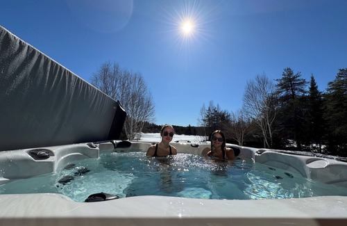 Saint Come Chalet De Esquí | Le Jadanie Chalet - log chalet, beach front, hot tub